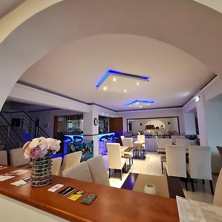 Oasis Boutique Hotel 3*