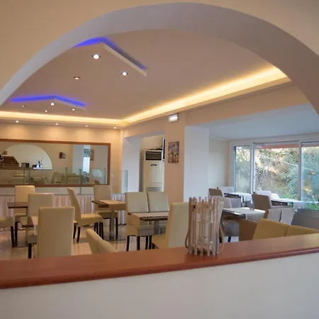 Oasis Boutique Hotel 3*