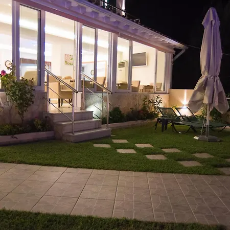 Oasis Boutique Hotel 3*